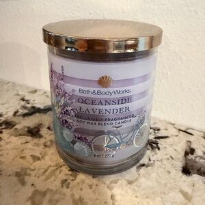 Bath & Body Works Oceanside Lavender Scented Single Wick Candle with Lid